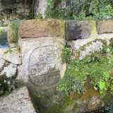 Era di propriet� della famiglia Rainone, di cui reca ancora lo stemma con stella centrale, risalente al 1772 